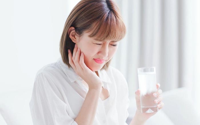 Nguyên nhân bị đau và buốt khi bọc răng sứ